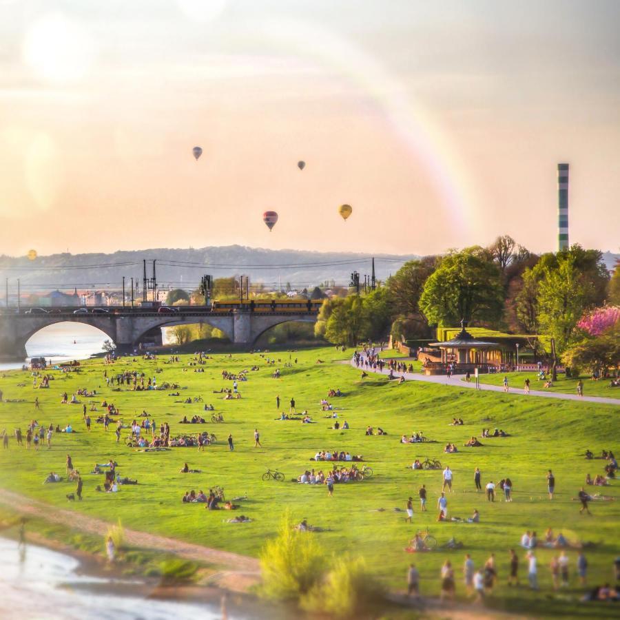 Gaestezimmer In Dresden Mit Dach-Terrasse, Wohnbereich Und Kuecheアパートメント エクステリア 写真