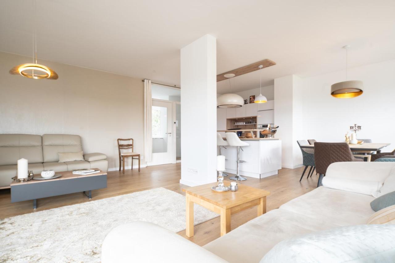 Gaestezimmer In Dresden Mit Dach-Terrasse, Wohnbereich Und Kuecheアパートメント エクステリア 写真